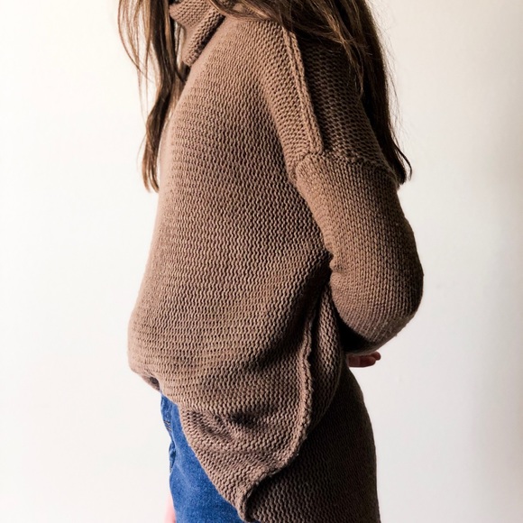 Over-sized knit tunic length turtleneck sweater - Picture 2 of 7